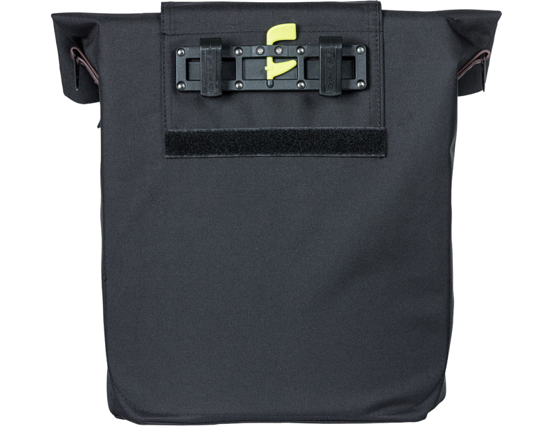 Basil City Bicycle Shopper 14-16L in Black-3