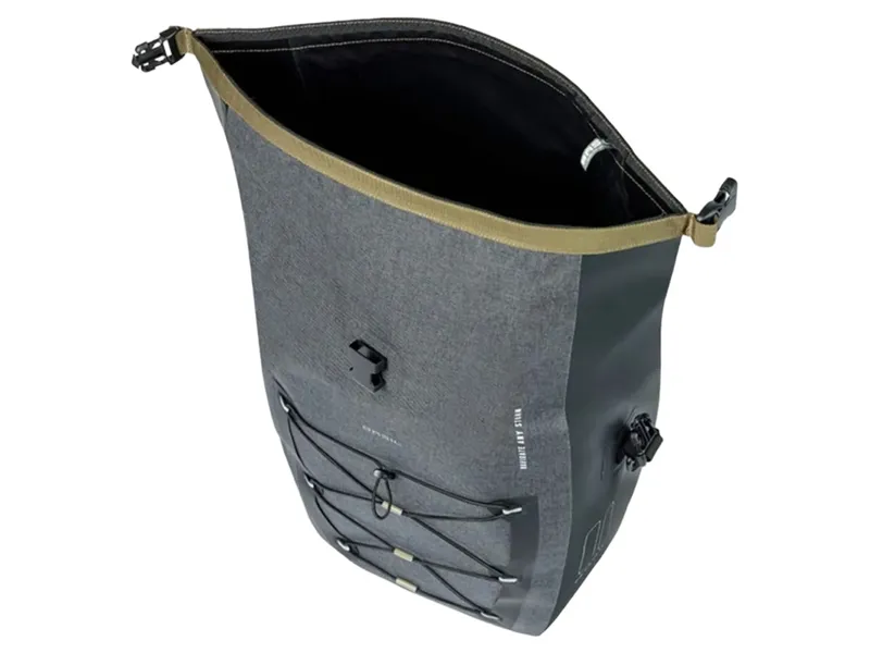 Basil Navigator Storm L MIK Hooks 25-31L Bicycle Bag in Black-3
