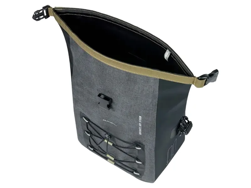 Basil Navigator Storm M MIK Hooks 12-15L Bicycle Bag in Black-3