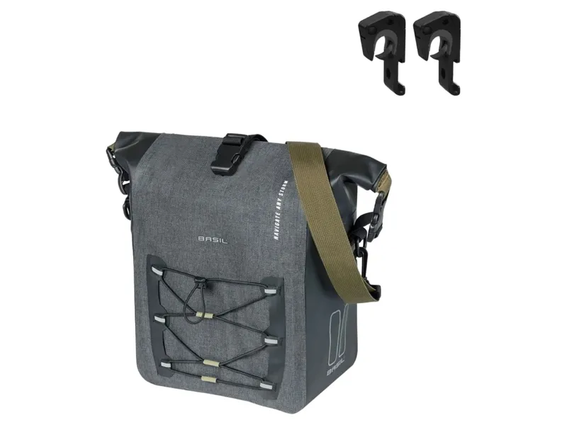 Basil Navigator Storm M MIK Hooks 12-15L Bicycle Bag in Black
