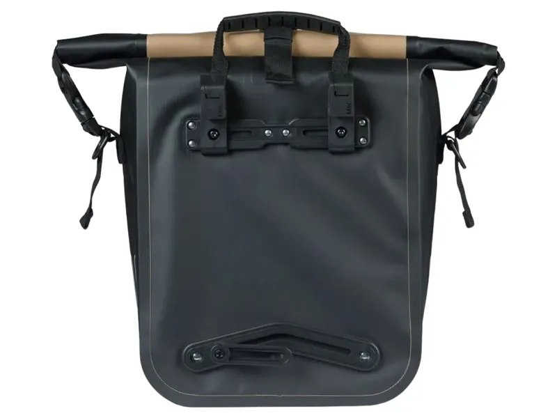 Basil Rivo M Single Bag Tarpaulin MIK Hooks 12-15L in Sand/Black-3