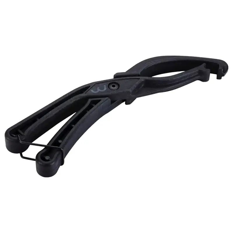 Balfes Bikes Bbb BBB EasyTyre Fitting Tool in Black | Free postage over £30, £10 off first order, price match & 0% finance.