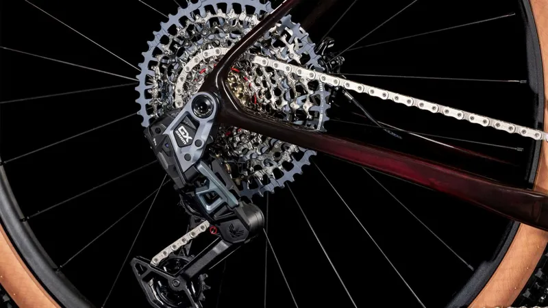 Cube Reaction c:62 SLX Hardtail Mountain Bike 2025 in Liquidred/White-5