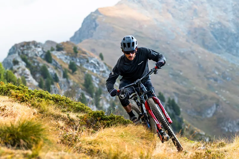 Endura SingleTrack Long Sleeve MTB Jersey in Pewter Grey-5