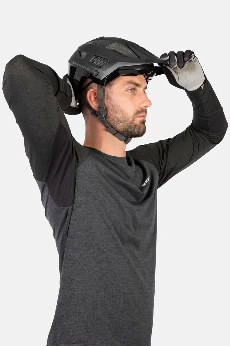 Endura SingleTrack Long Sleeve MTB Jersey in Pewter Grey-2