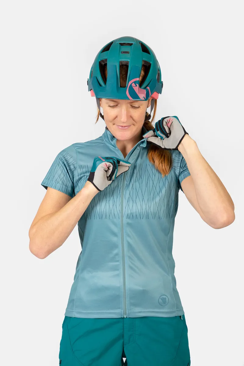 Endura Women's Hummvee Ray Short Sleeve MTB Jersey in Moss-4