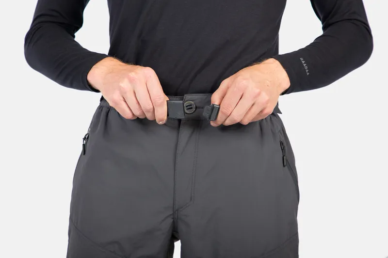 Endura Hummvee Trousers in Black-3