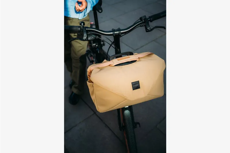 Brompton Electric Zip Bag Large + Frame in Sand-5