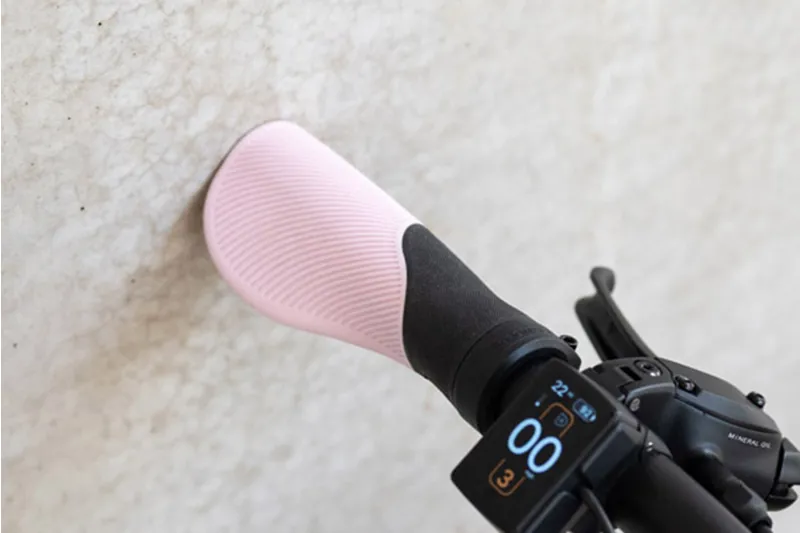 Brompton Ergonomic Grips in Pink-2