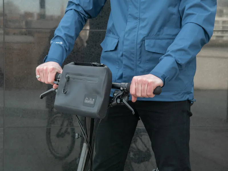 Brompton Metro Waterproof Pouch in Black-4
