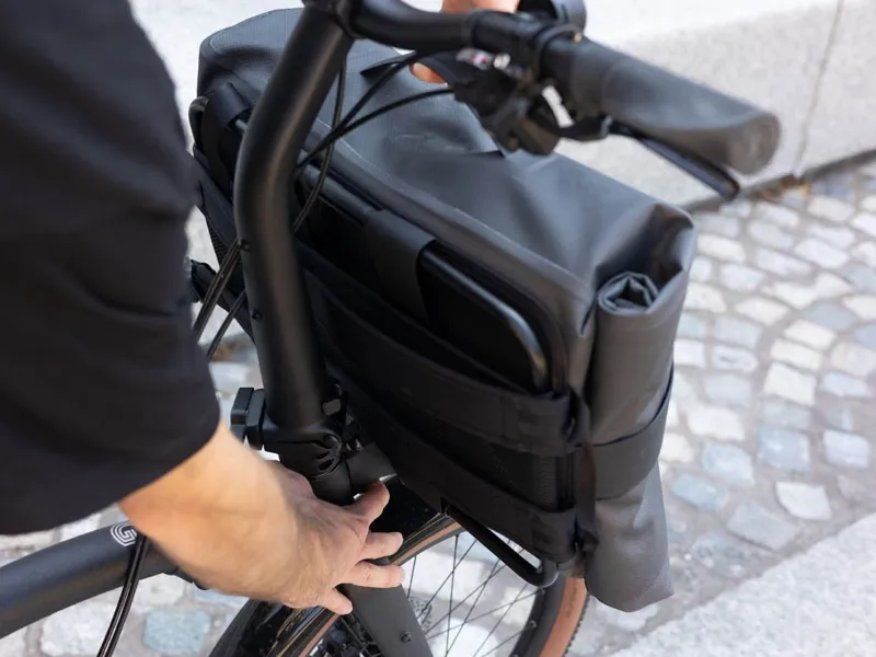 Brompton Waterproof Backpack + Frame in Anthracite-8