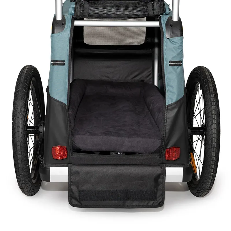 Burley Pet Bed Standard in Black-1