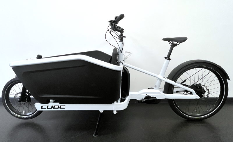 EX DISPLAY Cube Cargo Hybrid 500 Electric Cargo Bike 2023 in Flash White Black-1