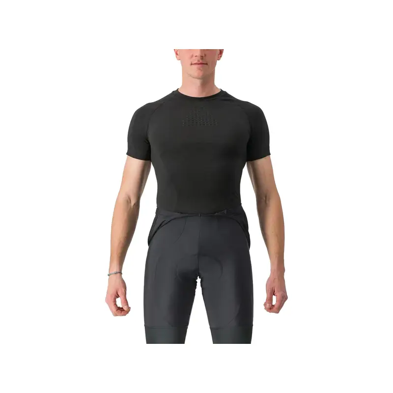 Balfes Bikes Castelli Core Seamless Short Sleeve Base Layer in Black | Free postage over £30, £10 off first order, price match & 0% finance.