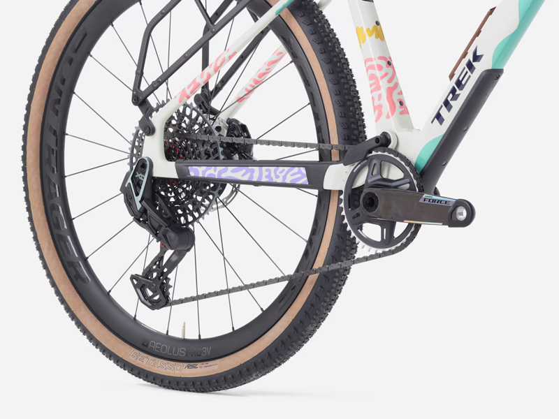 EX DISPLAY Trek Medium CheckOUT SL 7 Gravel Bike 2026 in Era White/Blue Sage-3