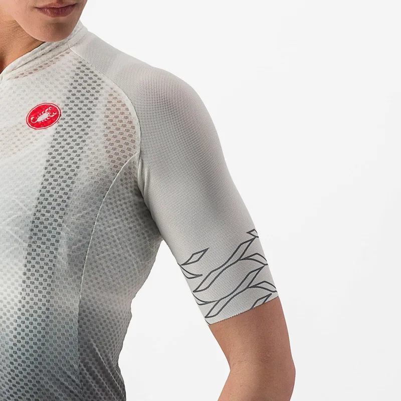 Castelli Climber's 2.0 Women's Short Sleeve Jersey in Moon Grey/Defender Green-2