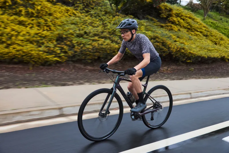 Giant FastRoad AR Advanced 1 Hybrid Bike 2025 in Dark Iridescent-6