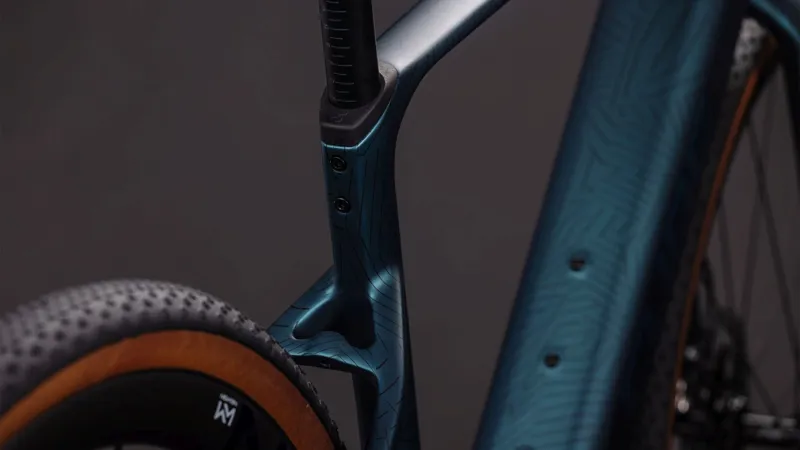 Cube Nuroad Hybrid C:62 SLT 400X Electric Gravel Bike 2026 in Royalgreen/Crisscross-3