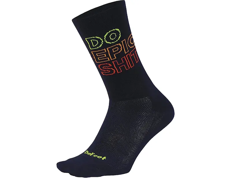 Defeet Aireator 6inch Do Epic Shit Double Cuff Socks in Black