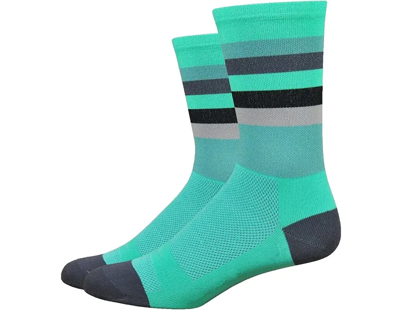 Defeet Aireator 6inch Maverick Socks in Green