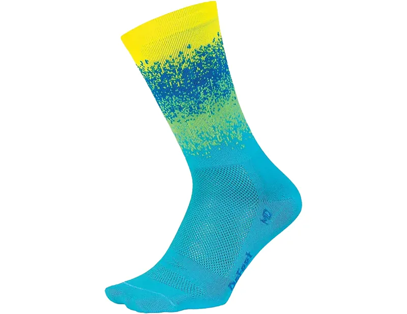 Defeet Aireator 6inch Ombre Socks in Blue