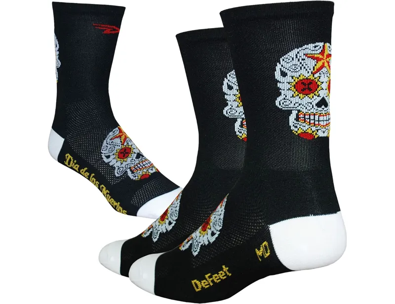 Defeet Aireator 6inch Sugar Skull Socks in White