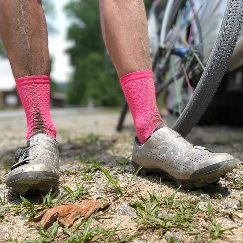 Defeet Evo Mont Ventoux 6 inch Socks in Pink-2