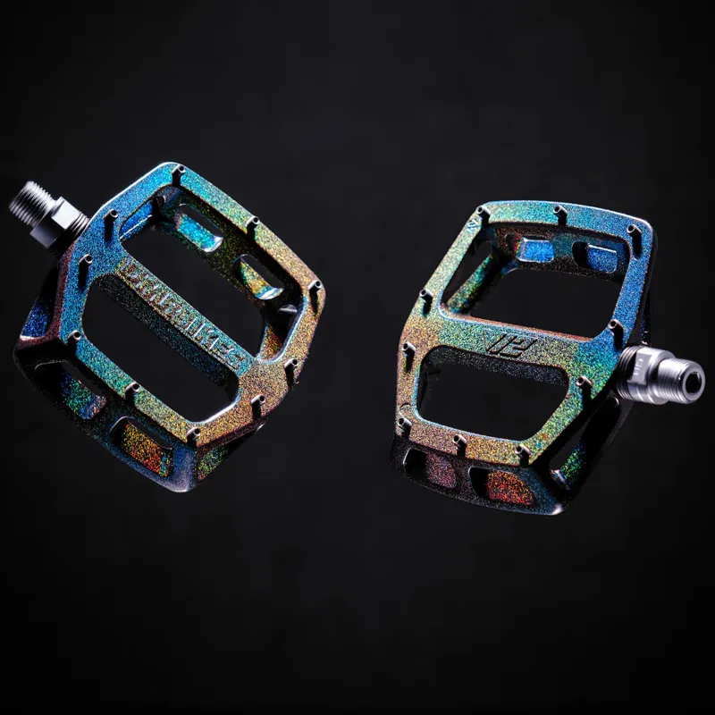 DMR V12 Special Edition Flat Pedal in Galaxy Black-7