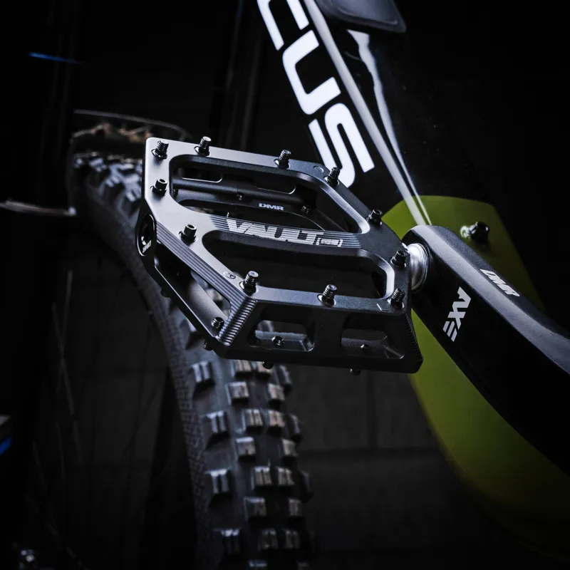 DMR Vault Mag Pedal in Black-1