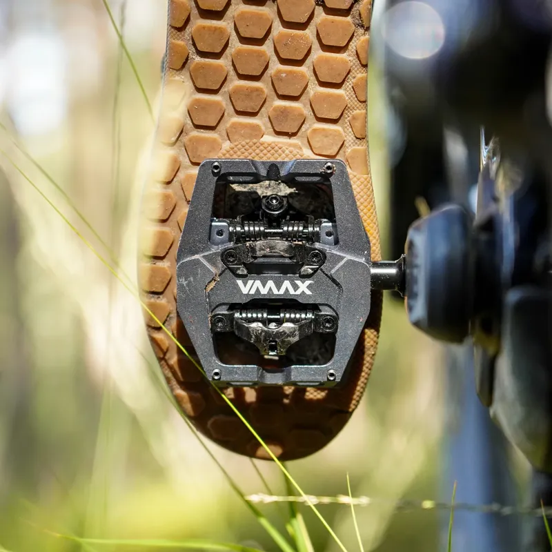 DMR VMAX Pedal in RD Grey-2