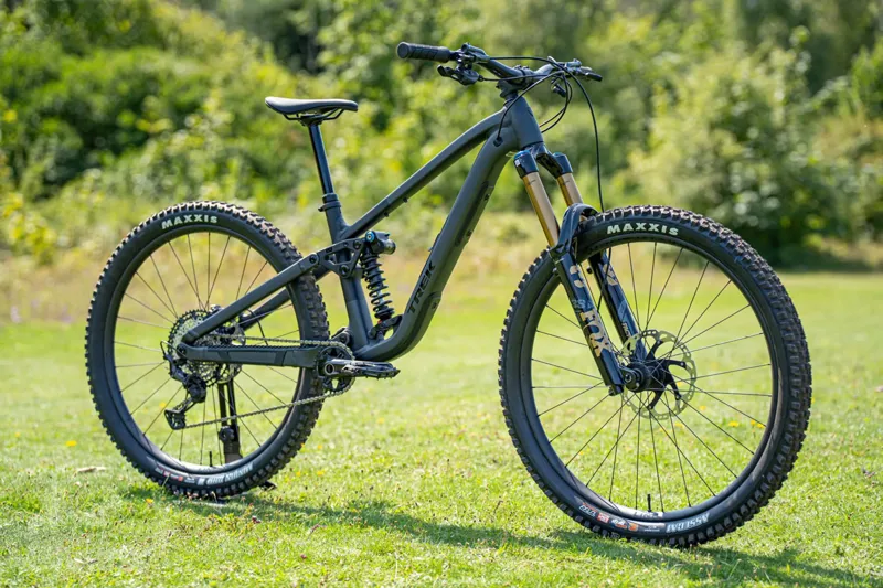 EX DISPLAY Trek Fuel LX 9 XT Gen 7 Full Suspension Mountain Bike Large 2026 in Lithium Grey-1