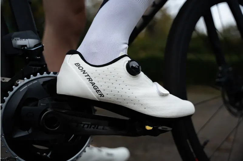 Bontrager Circuit Road Cycling Shoe in White with Shimano R550 Spd-Sl Road Pedal Bundle-9