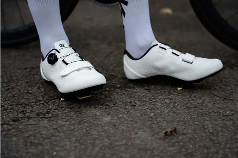 Bontrager Circuit Road Cycling Shoe in White with Shimano R550 Spd-Sl Road Pedal Bundle-8