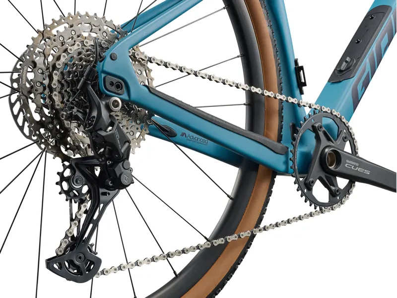 Giant Revolt Advanced 3 Gravel Bike 2026 in Aquarium-1