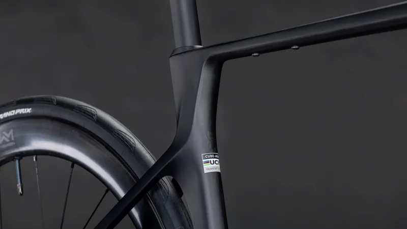 Cube Agree C:62 Pro Road Race Bike 2026 in Blackline-3