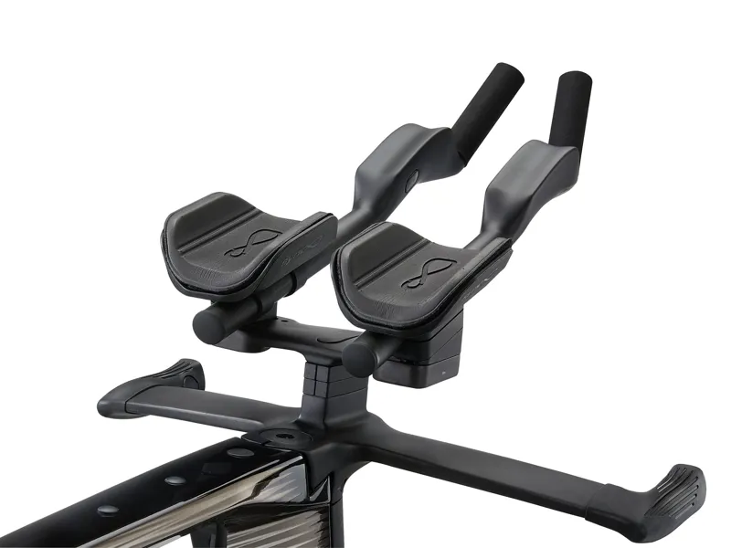 Giant Trinity Advanced SL TT Frameset 2026 in Carbon/Chrome-4