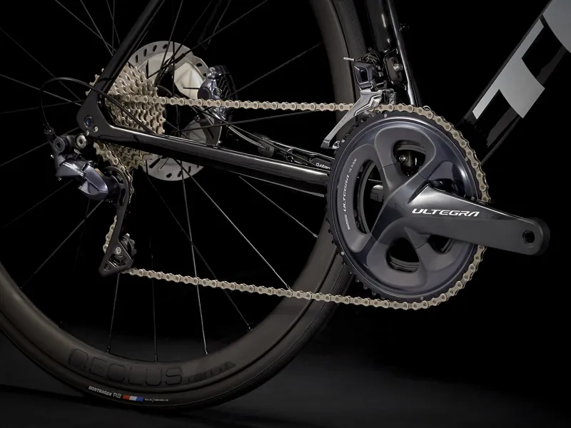 Trek Emonda SL 6 Pro Disc Carbon Road Race Bike 2022 in Black and Red-10