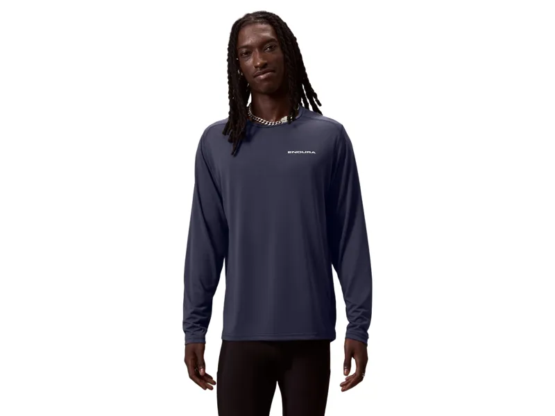 Endura Loop L/S Tech Tee in Carbon Grey-2