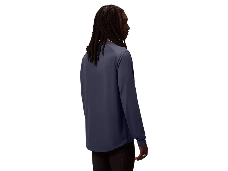 Endura Loop L/S Tech Tee in Carbon Grey-4