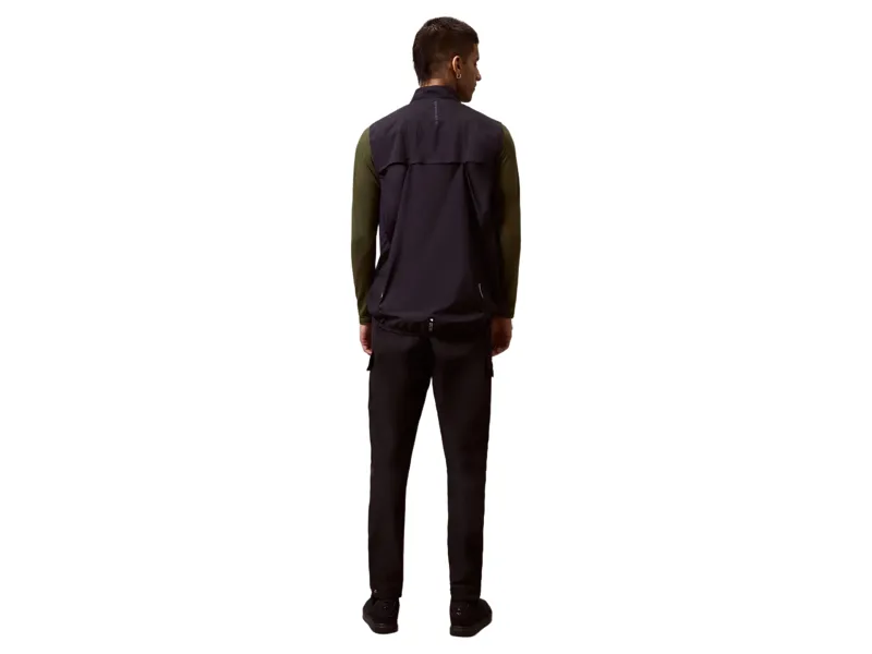 Endura Loop Rout Gilet in Black-1