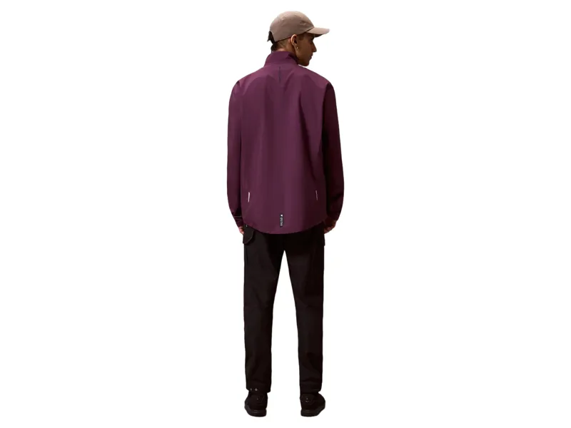 Endura Loop Rout Waterproof Jacket in Black Cherry-2