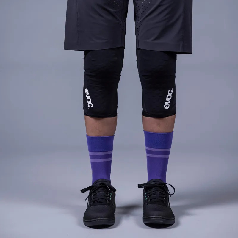 EVOC Knee Pads LS Flex Lite in Black-6