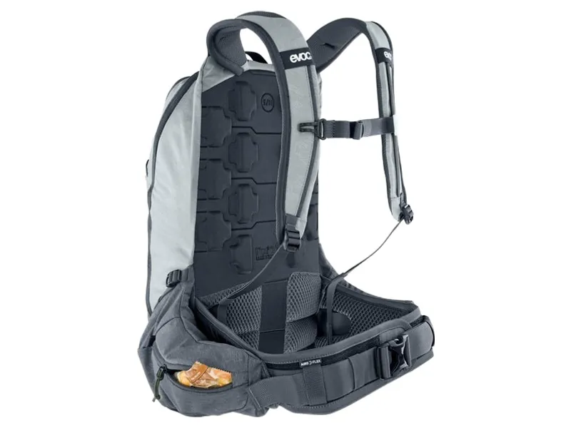 Evoc Trail Pro Protector Backpack 16L L/XL 2023 in Stone/Carbon Grey-7