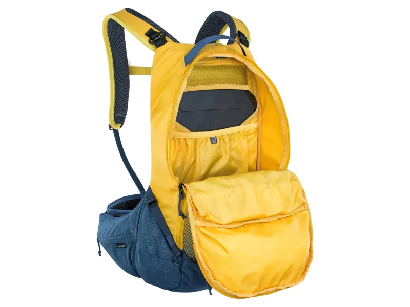 Evoc Trail Pro Protector Backpack 16L L/XL in Curry Yellow-3