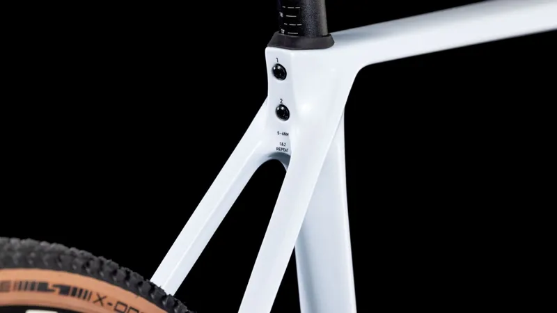 Cube Cross Race C:62 Race Gravel Bike 2026 in Polar White/Blue-3