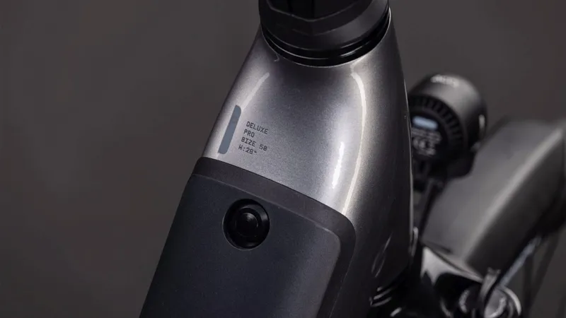 Cube Supreme Hybrid Deluxe Pro 600 EE Electric Hybrid Bike 2026 in Quicksilver-1