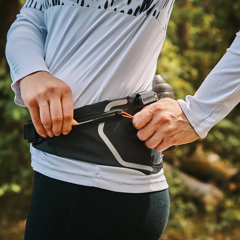 Fidlock HIP BELT Single with 450ml TWIST Bottle in Black-3