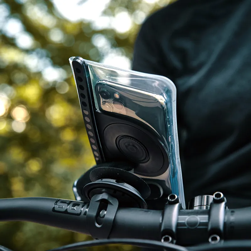 Fidlock VACUUM Uni Magnetic Smartphone Case Universal for up to 6.5 inch Screen in Black-5