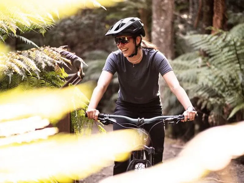 Lazer Finch KinetiCore Uni-Youth 50 - 57 cm Helmet in Black-8