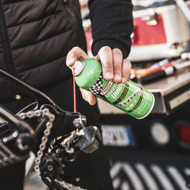 Finish Line Wet Chain Lube Aerosol - 240 ml-2